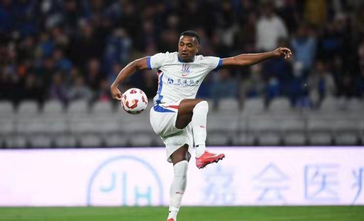 关于赛地聚焦：意大利杯清晨热度飙升，上海海港再遭质疑，气氛紧张，赛程密集仍需轮换的信息-尊龙凯时