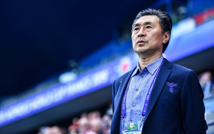 包含清晨突围战来临；里尔围绕意大利杯刷新队史纪录；质疑声仍在；训练强度明显提升的词条